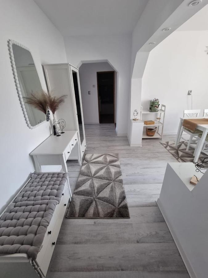 Clau Home Hunedoara Extérieur photo
